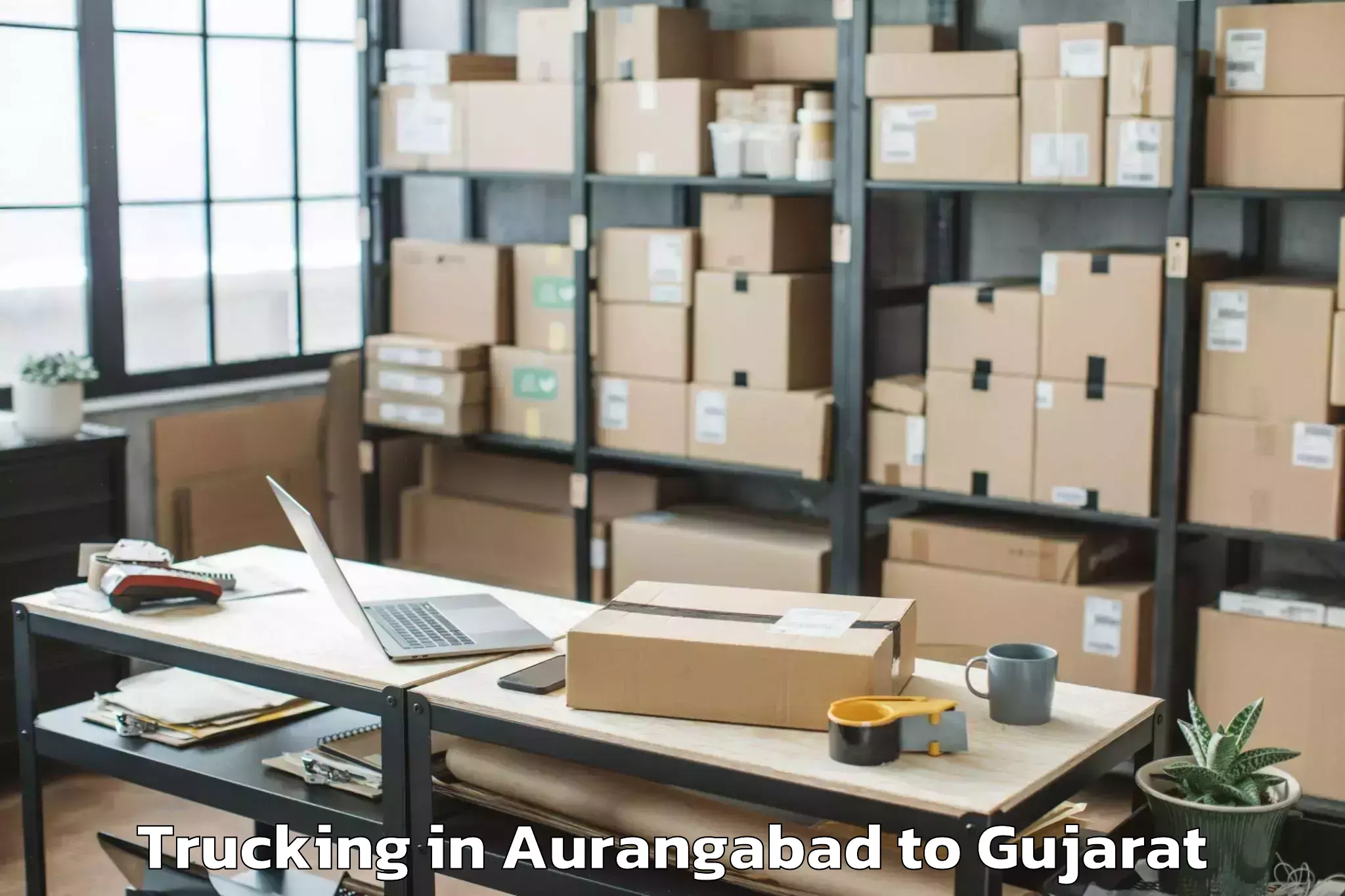 Professional Aurangabad to Jetpur Trucking